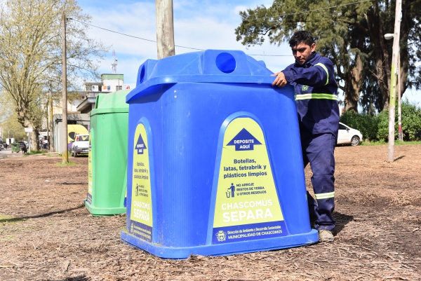 LOS VECINOS CONTINÚAN DEPOSITANDO LOS RESIDUOS RECICLABLES EN LOS PUNTOS LIMPIOS DISTRIBUIDOS EN TODA LA CIUDAD