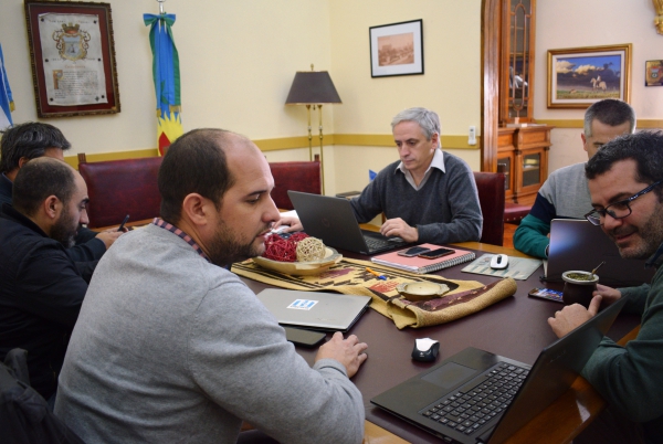 JAVIER GASTÓN: “CON LA INTRANET MUNICIPAL BUSCAMOS GENERAR UN INTERCAMBIO MÁS CERCANO Y DIRECTO CON LOS TRABAJADORES”