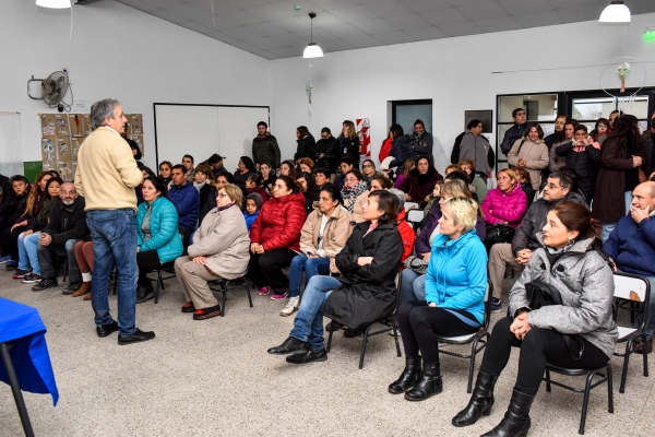 JAVIER GASTÓN: “GRACIAS AL ESFUERZO, SERIEDAD Y PROFESIONALISMO CON EL QUE PRESENTAMOS LOS PROYECTOS, LOGRAMOS QUE HOY 500 FAMILIAS DISPONGAN DEL SERVICIO DE GAS NATURAL”.