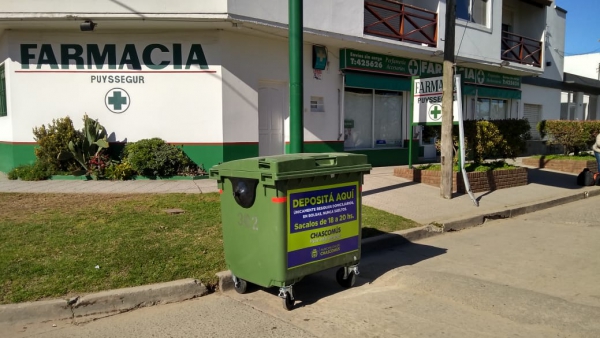 JAVIER GASTÓN: “LOS VECINOS ME TRANSMITIERON SU ALEGRÍA Y SATISFACCIÓN AL VER QUE INICIAMOS LA DISTRIBUCIÓN DE LA SEGUNDA ETAPA DE CONTENEDORES”.