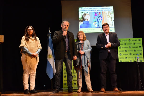 MÁS DE 200 PERSONAS PARTICIPARON DEL SEMINARIO MUNICIPAL DE PREVENCIÓN DE ADICCIONES