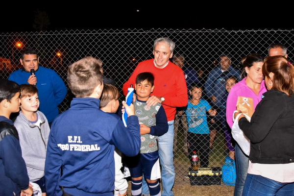 JAVIER GASTÓN ACOMPAÑÓ A LOS CHICOS QUE PARTICIPARON DEL TORNEO AMISTAD “LUIS RIVERO”