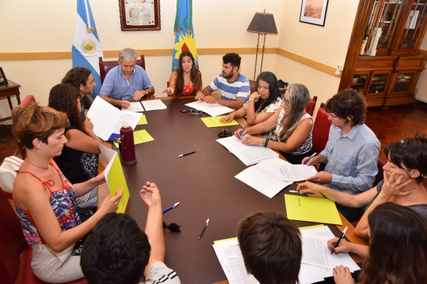 JAVIER GASTÓN: “ES MUY IMPORTANTE PODER BRINDARLES UN ESPACIO Y MÁS OPORTUNIDADES A LOS ACTORES DE NUESTRA CIUDAD”