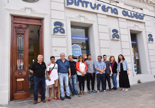 JAVIER GASTÓN: “CON LOS COMERCIANTES Y LOS JÓVENES HABLAMOS DE LO IMPORTANTE QUE ES LA FORMACIÓN Y CAPACITACIÓN PROFESIONAL”