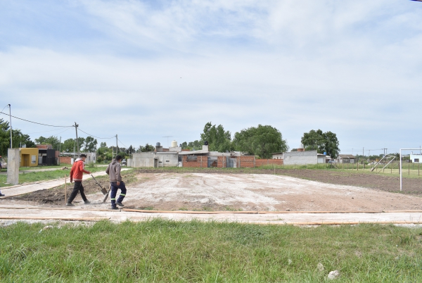 AVANZAN LOS TRABAJOS PARA QUE LOS VECINOS DEL BARRIO LA PAMPITA CUENTEN CON UN ESPACIO DE ENCUENTRO