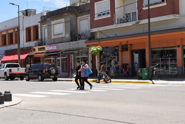 CON LA SEÑALIZACIÓN DE LA SENDA PEATONAL SE OFRECE MAYOR SEGURIDAD PARA EL PEATÓN