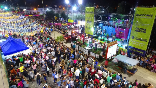 EL TRABAJO DE TODO UN AÑO SE VIO REFLEJADO EN LAS TRES NOCHES DEL CARNAVAL INFANTIL, UNA FIESTA RECONOCIDA POR TODOS LOS CHASCOMUNENSES. 