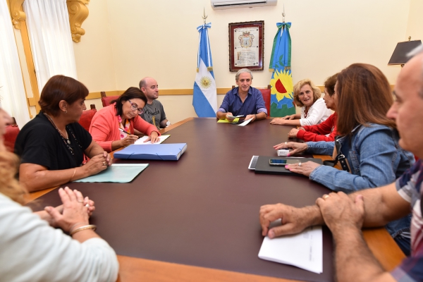 JAVIER GASTÓN ENTREGÓ UN SUBSIDIO A LOS AMIGOS DEL MUSEO PAMPEANO