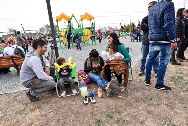 LA BARRACA ES UNO DE LOS ESPACIOS PÚBLICOS DE LA CIUDAD QUE CUENTA CON CONEXIÓN LIBRE Y GRATUITA A INTERNET