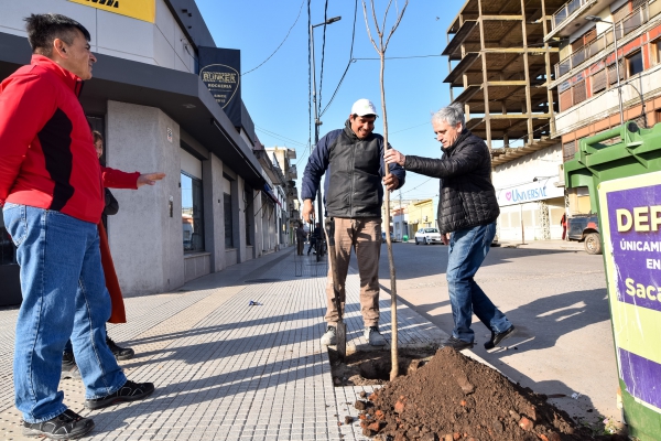 JAVIER GASTÓN: “CHASCOMÚS MERECÍA TENER UN CENTRO COMERCIAL RENOVADO, MODERNIZADO, ACORDE A LO IMPORTANTE QUE ES NUESTRA CIUDAD”