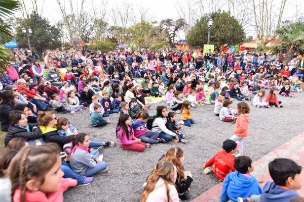 JAVIER GASTÓN: “VER A LOS CHICOS JUGAR, DISFRUTAR Y DIVERTIRSE JUNTO A SUS FAMILIAS EN ESTA PLAZA TOTALMENTE REMODELADA ES UNA ENORME ALEGRÍA”