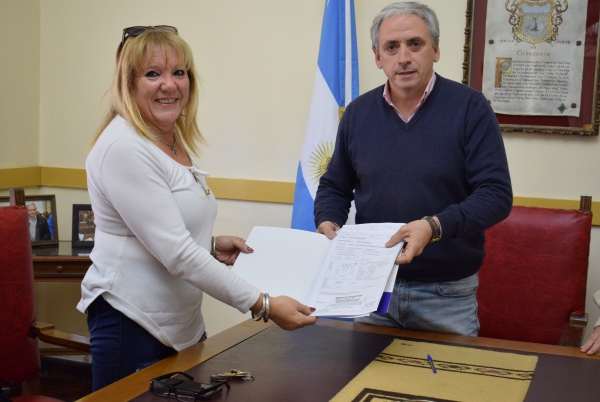 JAVIER GASTÓN: “ENTREGAR LAS LLAVES DE LA SEDE BARRIAL SIGNIFICA QUE CUMPLIMOS CON EL COMPROMISO DE BRINDAR MÁS Y MEJORES SERVICIOS DE SALUD EN EL GALLO BLANCO Y ALREDEDORES”