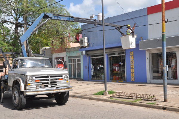 EN POCOS DÍAS COMENZARÁ A FUNCIONAR LA NUEVA ILUMINACIÓN LED EN LA CALLE GARAY