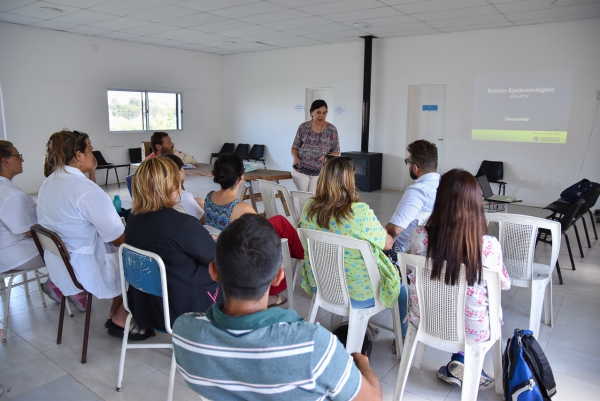 JUNTO A LOS EQUIPOS DE SALUD SE TRABAJÓ SOBRE EL PRIMER BOLETÍN EPIDEMIOLÓGICO Y LA ESTRATEGIA DE GESTIÓN INTEGRAL Y ESTADO DE SITUACIÓN RESPECTO AL DENGUE