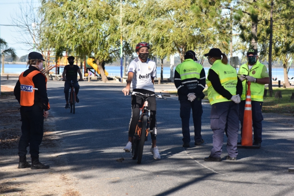 SE COLOCARÁN VALLAS EN LA COSTANERA PARA EVITAR EL ACCESO VEHICULAR Y PERMITIR ÚNICAMENTE EL PASEO PEATONAL