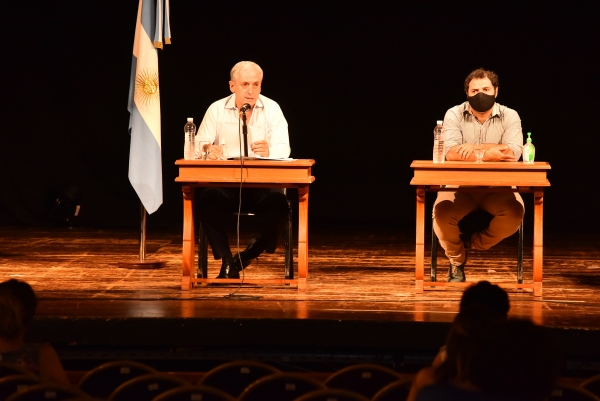 JAVIER GASTÓN: “EL ESTADO MUNICIPAL ESTUVO SIEMPRE. LA VERDADERA GENEROSIDAD HACIA EL FUTURO, ES DARLO TODO EN EL PRESENTE”