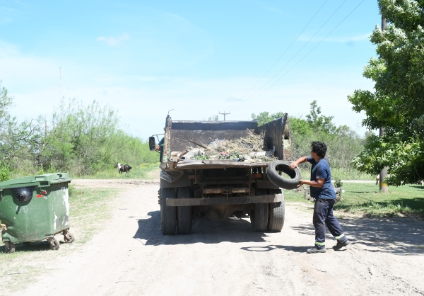 El Porteño: Higiene Urbana realizó la limpieza del descacharrado