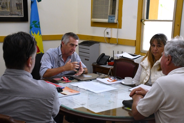 Reuniones para evaluar obras de infraestructura en el loteo II del barrio Cooperativa Por un Techo Propio