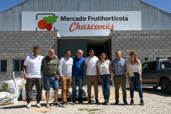 JAVIER GASTÓN VISITÓ EL MERCADO FRUTIHORTÍCOLA CHASCOMÚS 