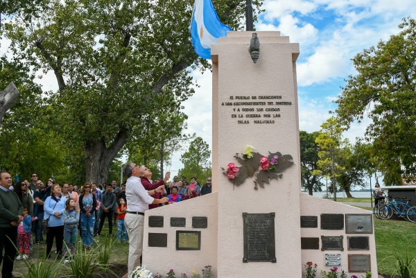 ACTO Y VIGILIA EN HOMENAJE A LOS HÉROES DE MALVINAS