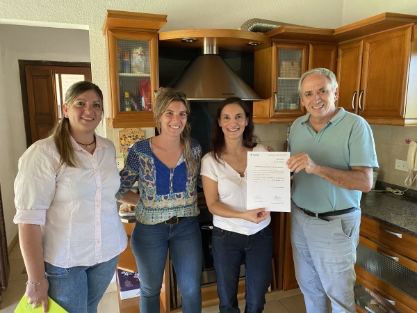 JAVIER GASTÓN ENTREGÓ LA HABILITACIÓN DE LA COCINA AL EMPRENDIMIENTO LOCAL “BAKERY ROSETTA” 