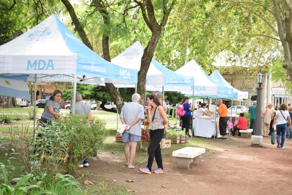 CON NOTABLE ÉXITO SE DESARROLLÓ AYER LA FERIA DE MERCADOS BONAERENSES 