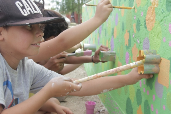 INICIATIVAS MUNICIPALES QUE BRINDAN ACOMPAÑAMIENTO A NIÑOS Y JÓVENES