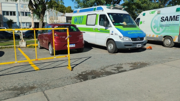 DEMARCACIÓN DEL ACCESO Y EL ESTACIONAMIENTO DEL HOSPITAL MUNICIPAL