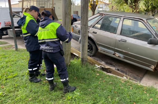 RETIRO DE VEHÍCULOS ABANDONADOS EN LA VÍA PÚBLICA 