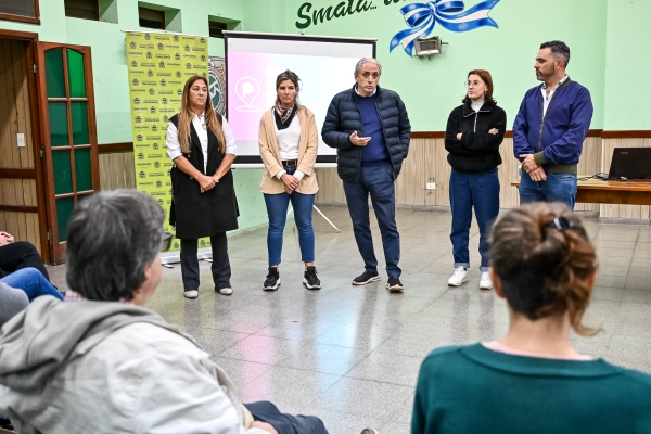 JAVIER GASTÓN PRESIDIÓ LA PRIMERA MESA DISTRITAL DE EDUCACIÓN, TRABAJO Y PRODUCCIÓN