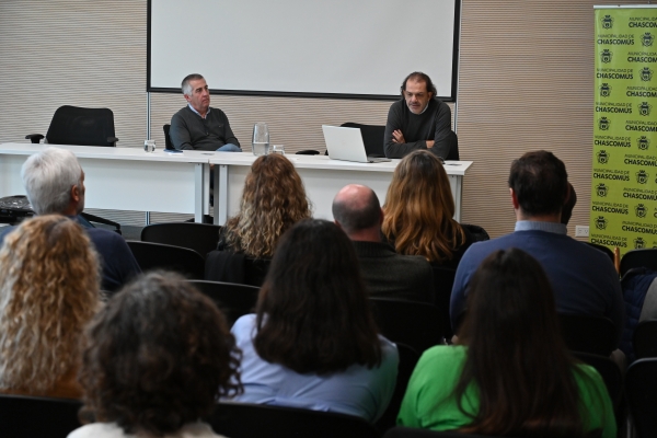 CHARLA ABIERTA SOBRE NORMAS URBANÍSTICAS PARA CONSEJOS PROFESIONALES Y FUNCIONARIOS MUNICIPALES 