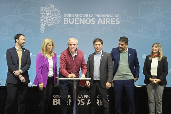 JAVIER GASTÓN PARTICIPÓ DEL ACTO DE TRANSFERENCIA DEL FONDO DE FORTALECIMIENTO FISCAL MUNICIPAL 