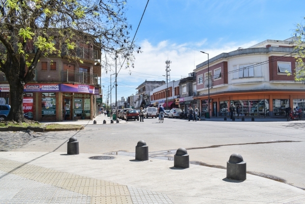 RETIRO DE POSTES CORROÍDOS DE LOS SEMÁFOROS