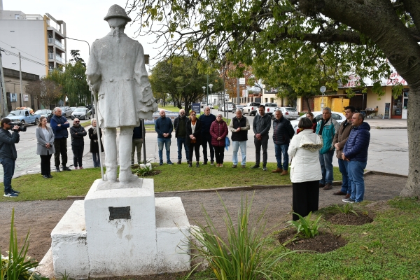 HOMENAJE A ESCRIBANO EN EL ANIVERSARIO DE LA FUNDACIÓN DE CHASCOMÚS