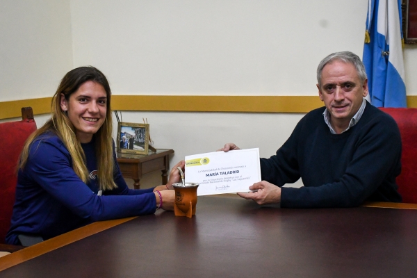 RECONOCIMIENTO A LA CHASCOMUNENSE MARÍA TALADRID