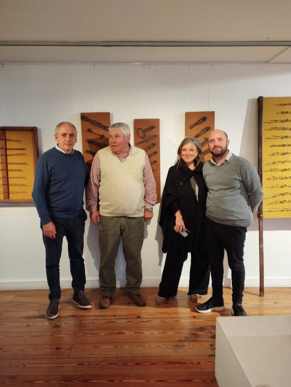 JAVIER GASTÓN VISITÓ LA MUESTRA DEL ALAMBRADO DE LA ARGENTINA