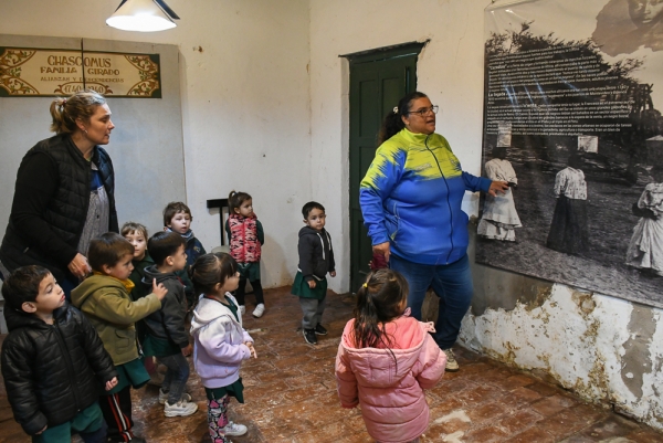 ACTIVIDADES DE CONCIENTIZACIÓN TURÍSTICA PARA JÓVENES 