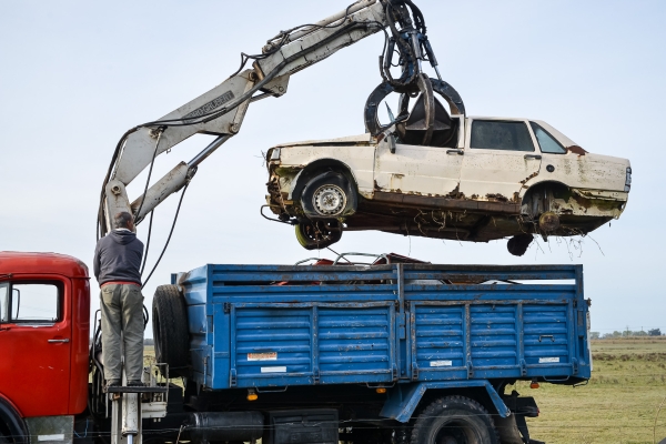 Concluyó el desguace de 17 automóviles no reclamados 