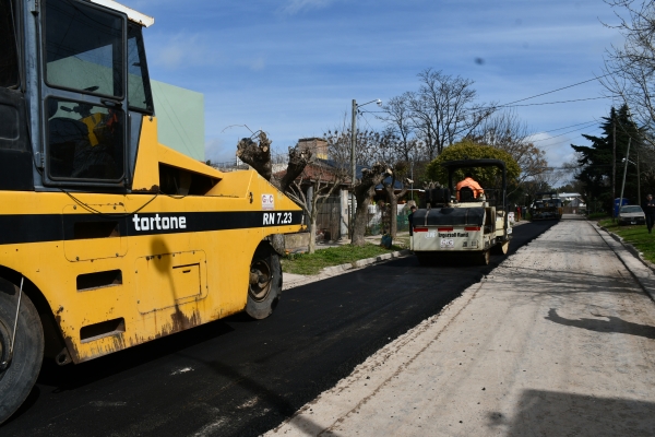 Comenzaron las obras de asfaltado en la calle 11 de Septiembre