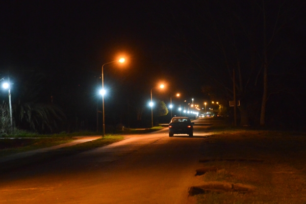  Nuevas luminarias en la senda peatonal del barrio El Porteño