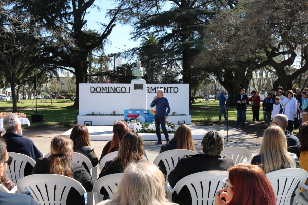  Javier Gastón: “Continuaremos acompañando los viajes de egresados para todas las escuelas primarias”