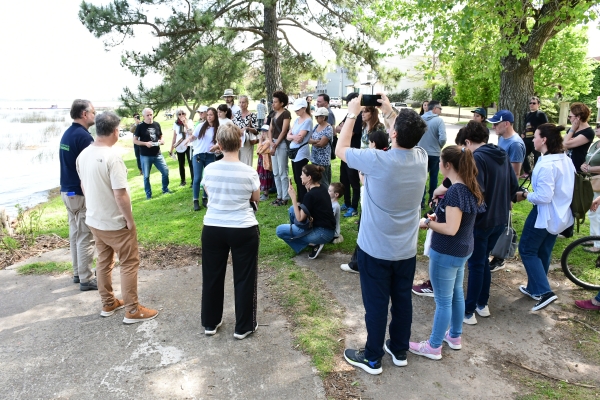 Javier Gastón visitó el nuevo Paseo del Biguá