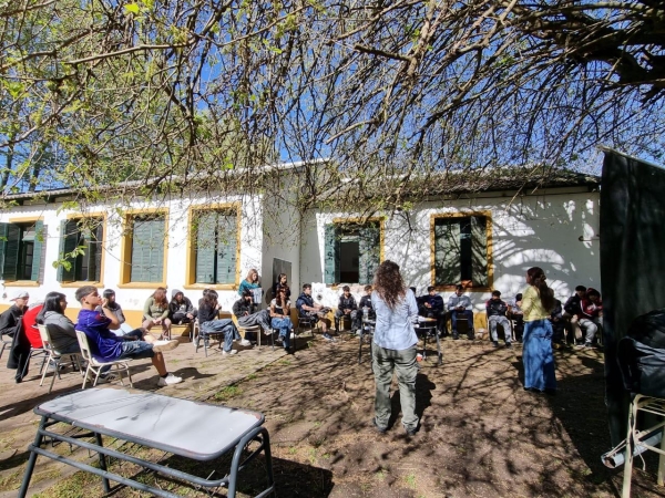 Estudiantes de la Escuela N°8 desarrollan una maqueta de isla flotante artificial