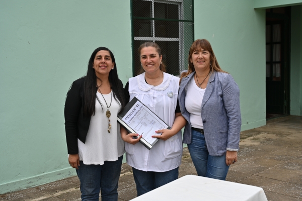 La Municipalidad entregó los planos de la Escuela Nº 41