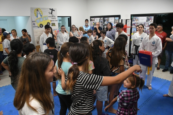 Inauguración del Centro barrial Hogar de Cristo en el barrio San Cayetano