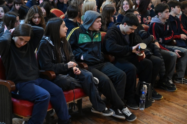 Candidatos locales debatieron en el Teatro Municipal Brazzola