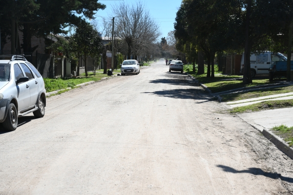 Convenio con la Provincia para asfaltar 28 cuadras en el barrio Escribano