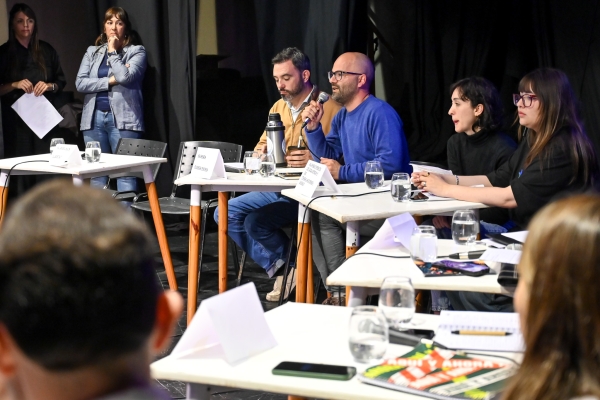 Candidatos locales participaron del segundo debate en el Teatro Brazzola