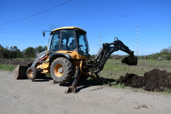  La Municipalidad realiza trabajos de zanjeo para asegurar el escurrimiento de las aguas