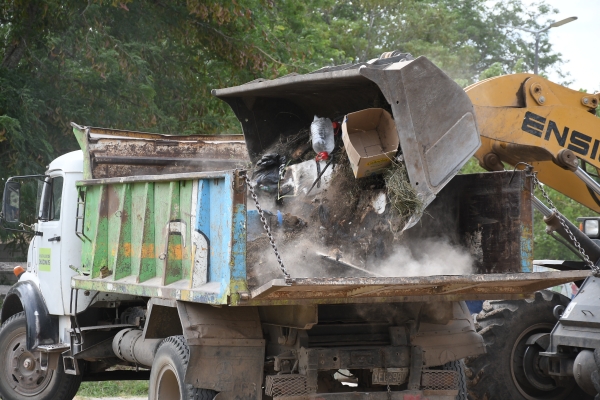 Continúan los trabajos de saneamiento de los distintos barrios